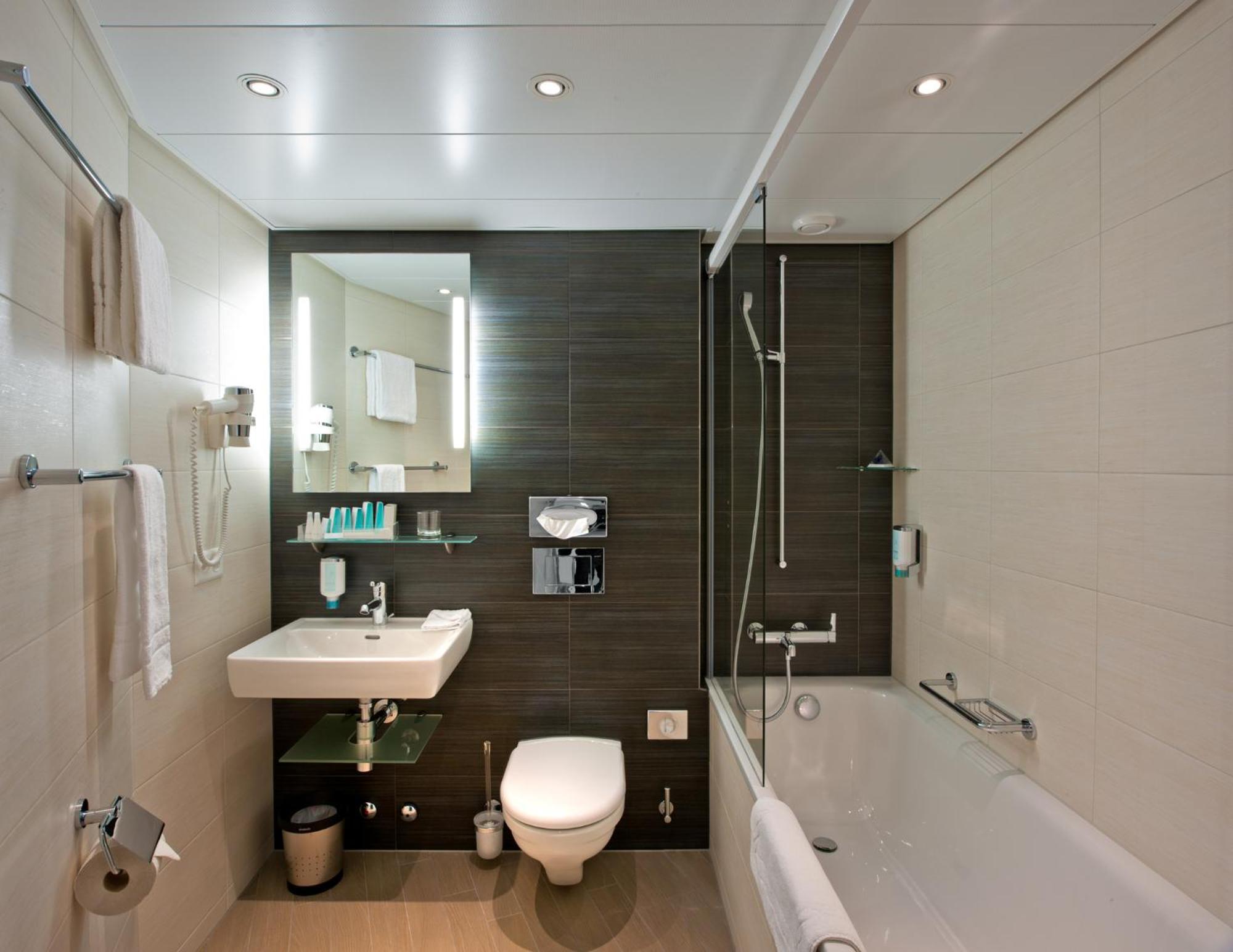 Twin Room with Air-Conditioning